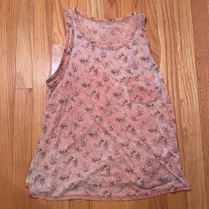 Peachy whitewashed American eagle floral tank top